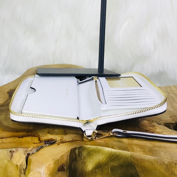 Michael Kors Jet Set Studded Phone Case Wallet - Picture 5 of 8